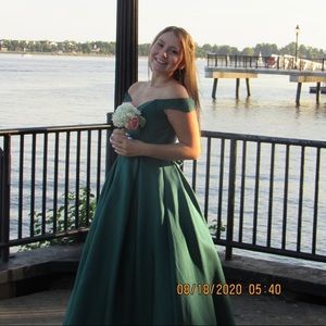 Green of the shoulder ballgown
